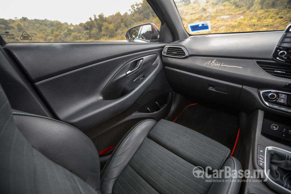Hyundai i30 N PD (2019) Interior