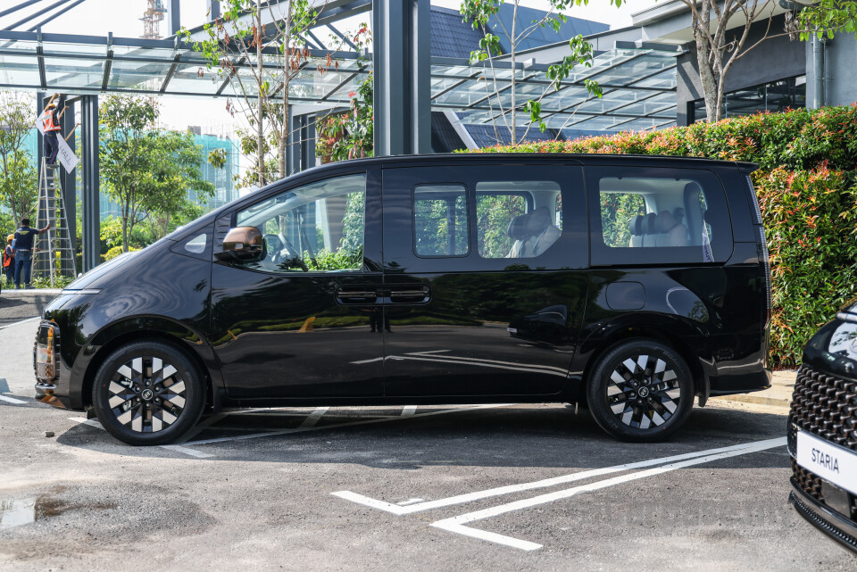 Hyundai Staria US4 (2021) Exterior