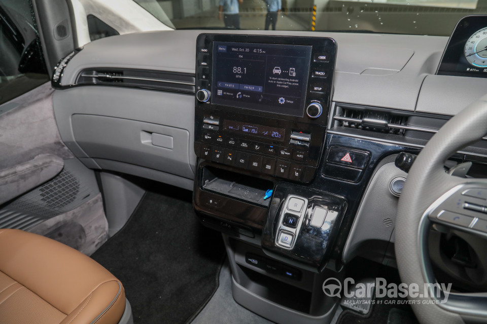 Hyundai Staria US4 (2021) Interior