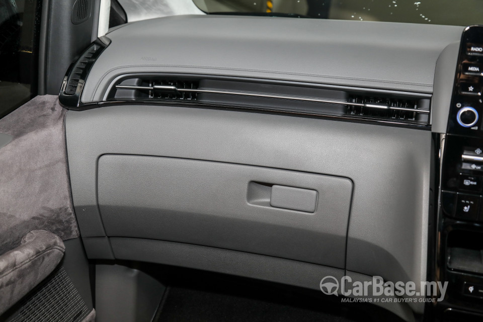 Hyundai Staria US4 (2021) Interior