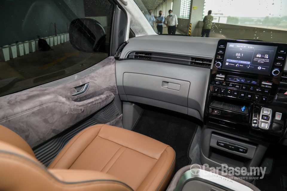 Hyundai Staria US4 (2021) Interior