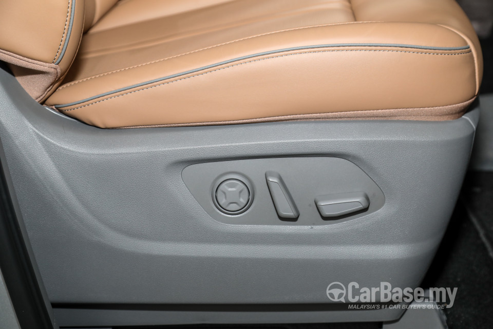 Hyundai Staria US4 (2021) Interior
