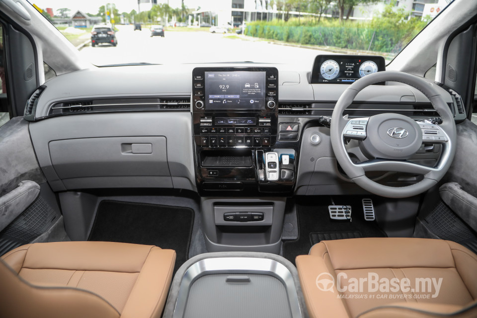 Hyundai Staria US4 (2021) Interior