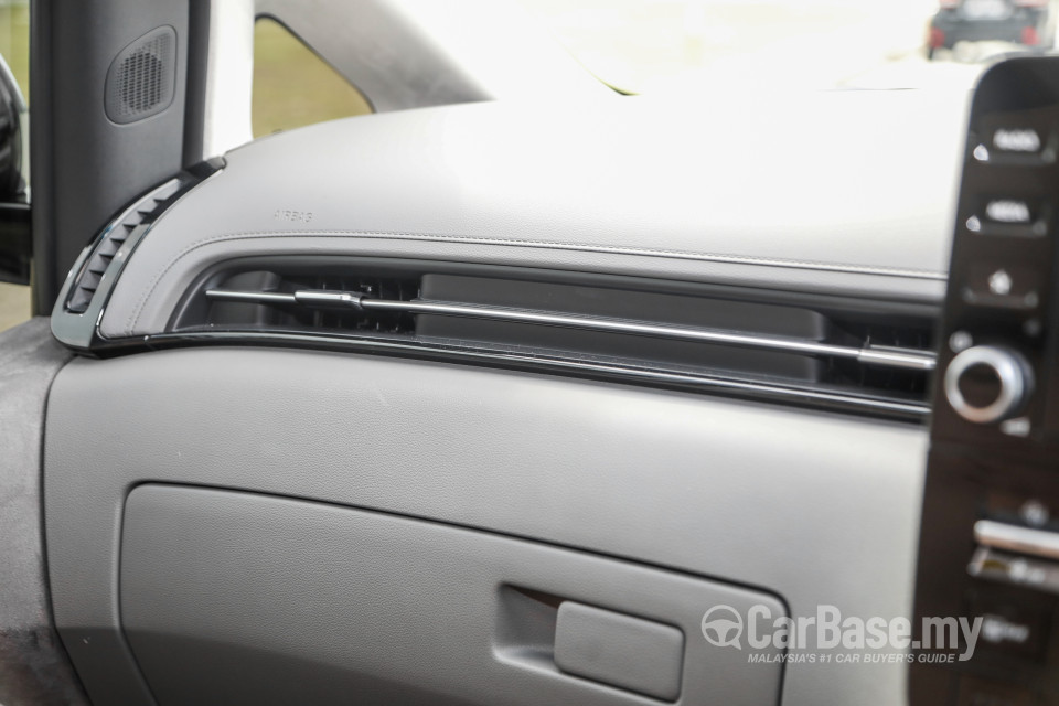 Hyundai Staria US4 (2021) Interior