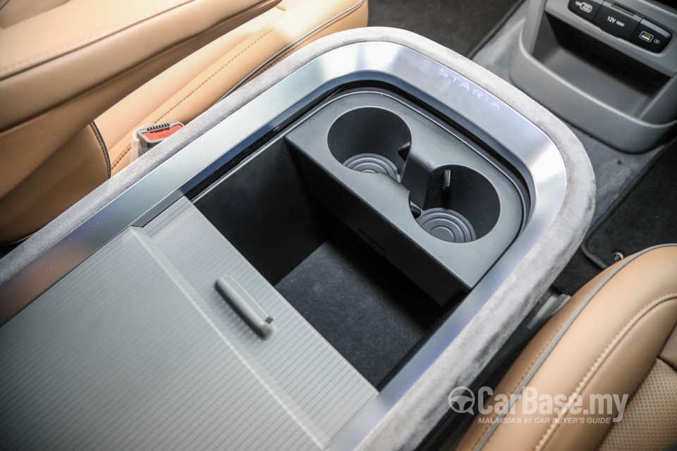 Hyundai Staria US4 (2021) Interior