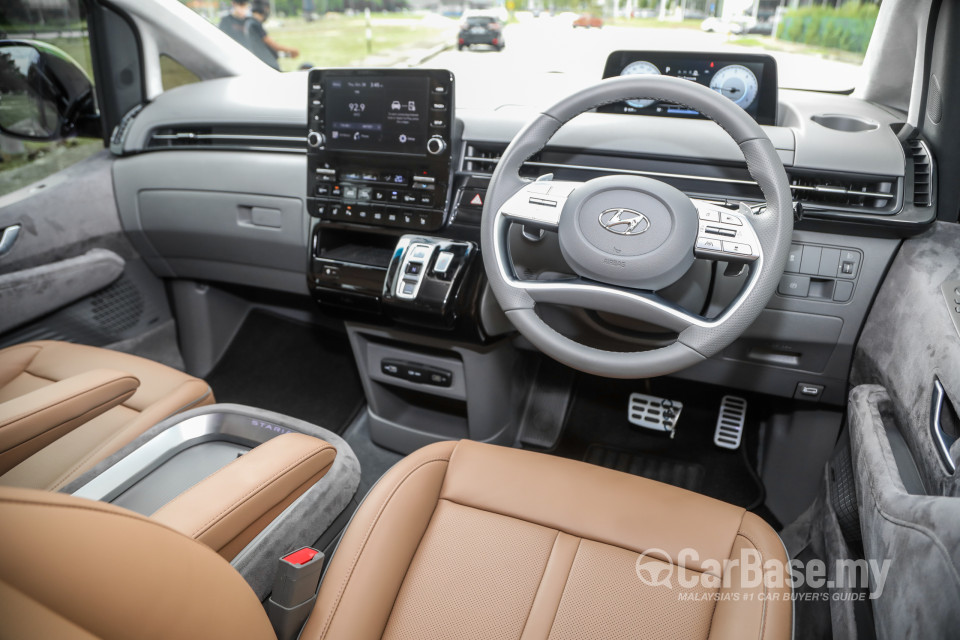 Hyundai Staria US4 (2021) Interior