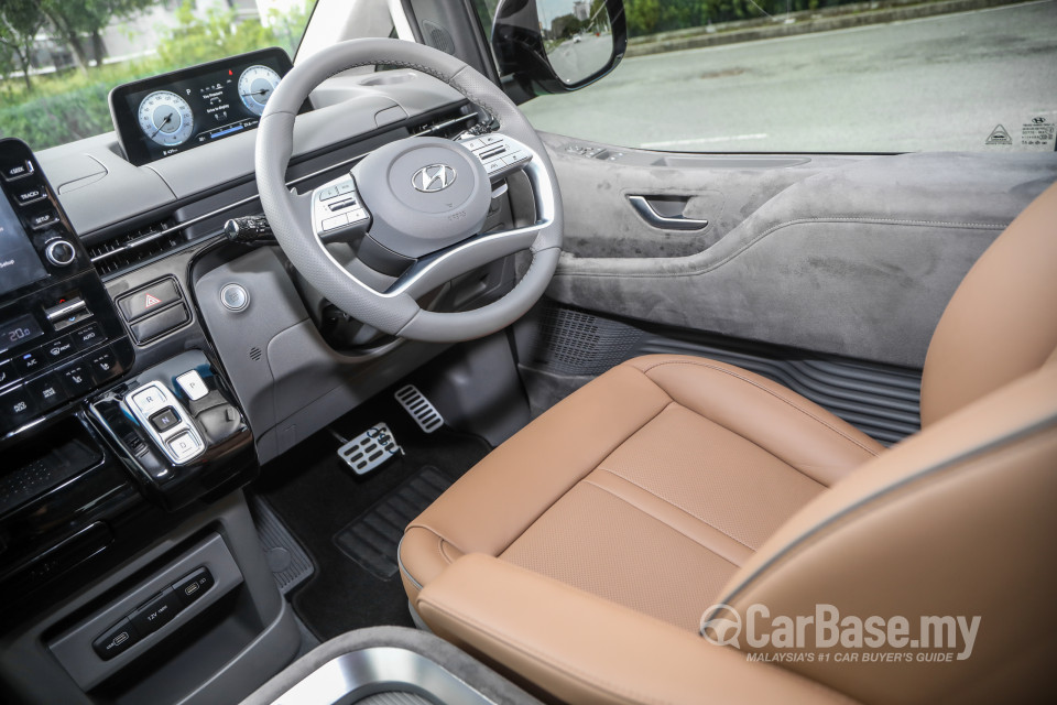 Hyundai Staria US4 (2021) Interior