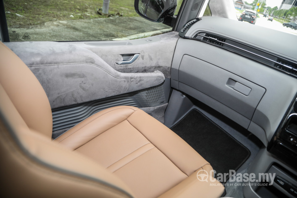 Hyundai Staria US4 (2021) Interior