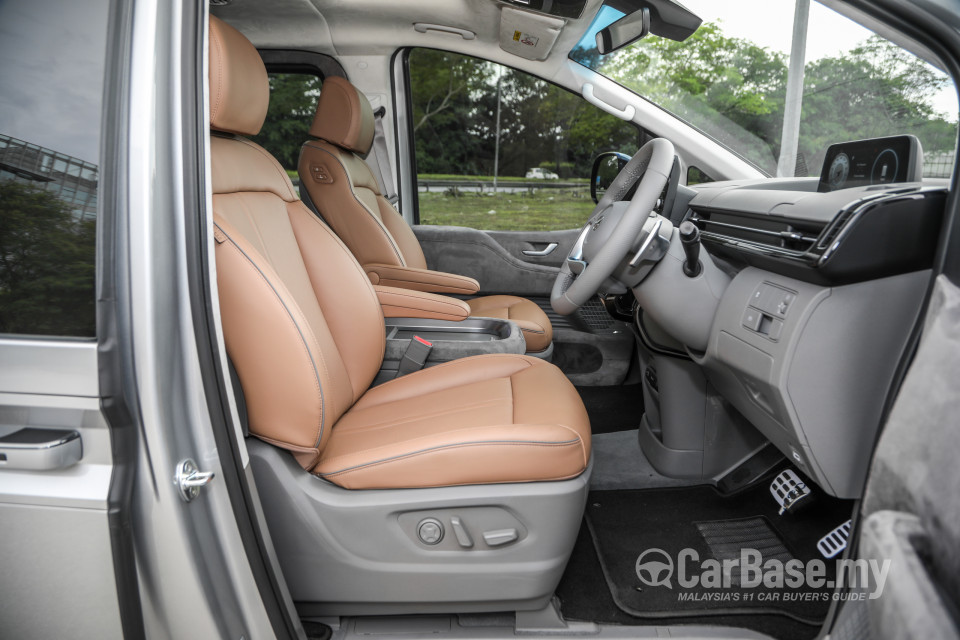 Hyundai Staria US4 (2021) Interior