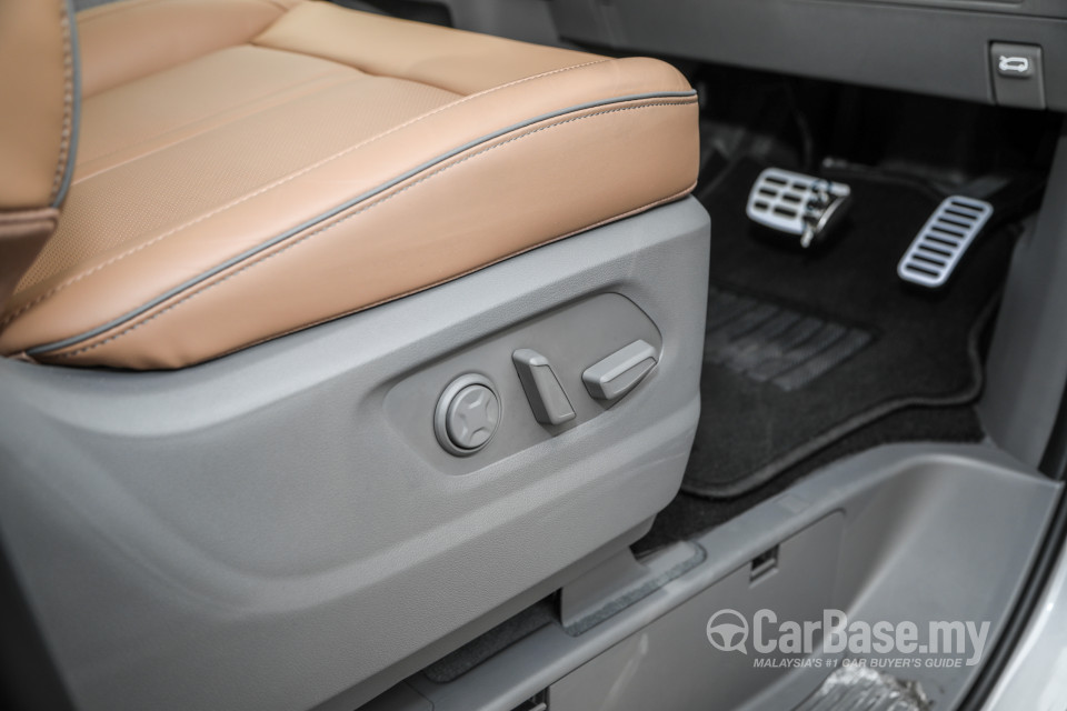 Hyundai Staria US4 (2021) Interior