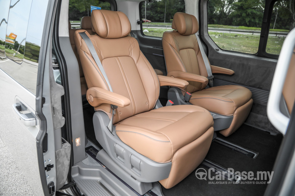 Hyundai Staria US4 (2021) Interior