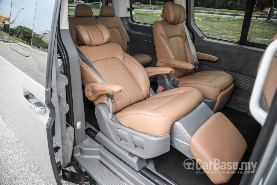 Hyundai Staria US4 (2021) Interior