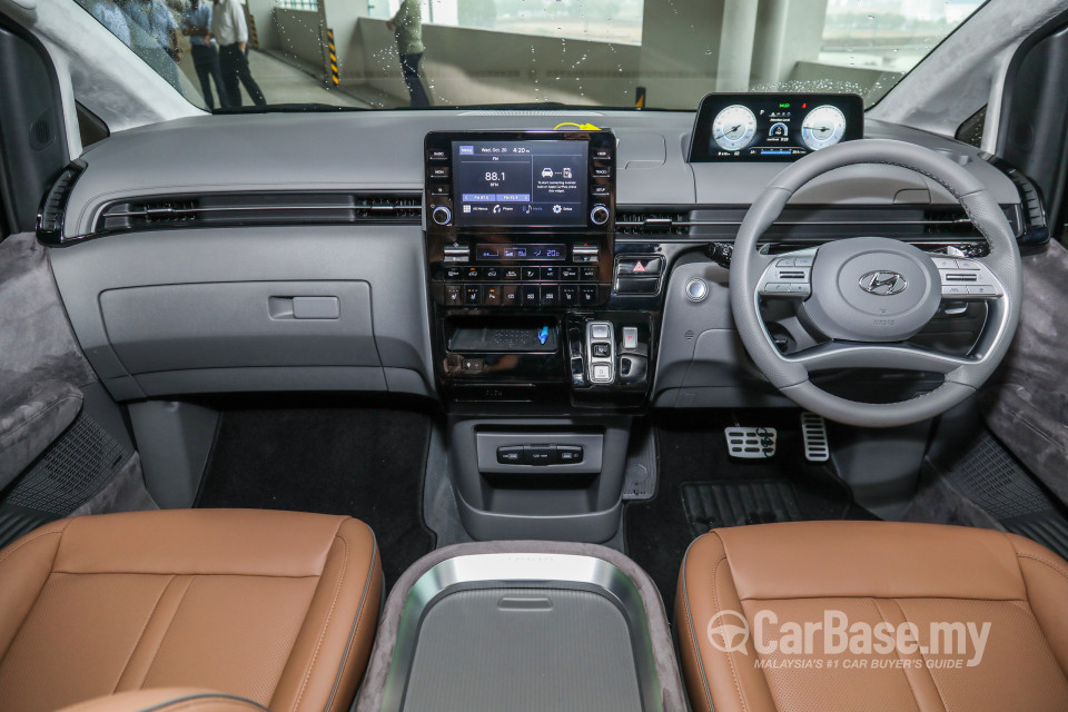 Hyundai Staria US4 (2021) Interior