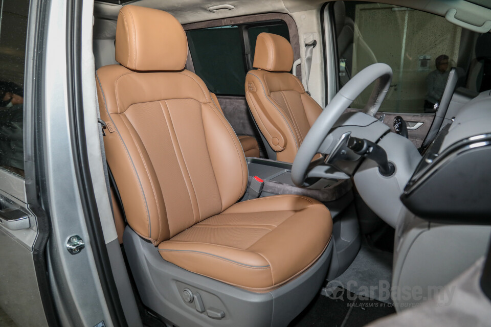 Hyundai Staria US4 (2021) Interior