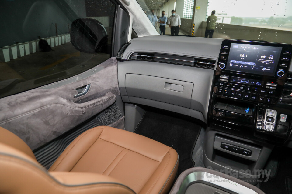 Hyundai Staria US4 (2021) Interior