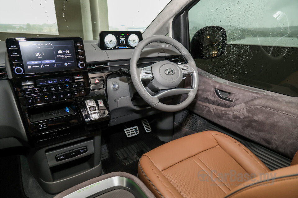 Hyundai Staria US4 (2021) Interior