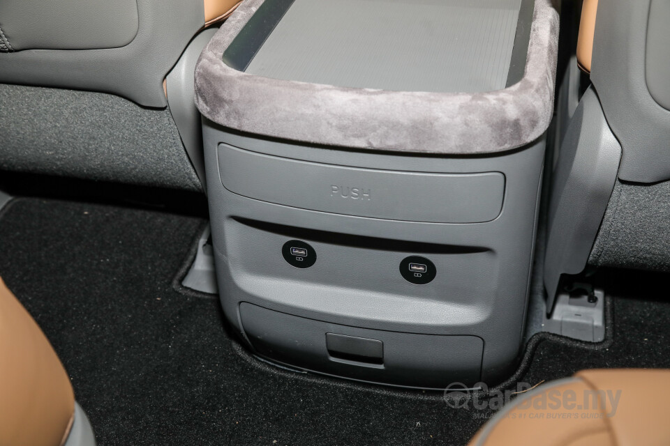 Hyundai Staria US4 (2021) Interior
