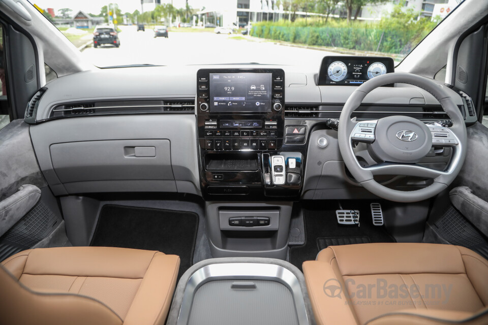Hyundai Staria US4 (2021) Interior