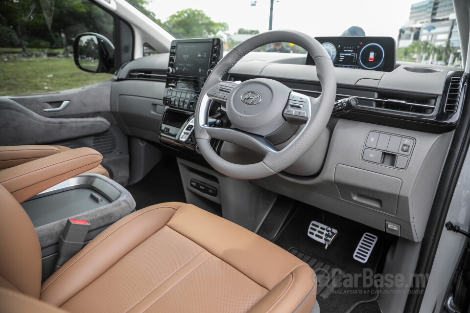 Hyundai Staria US4 (2021) Interior