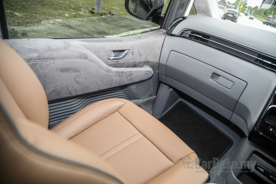 Hyundai Staria US4 (2021) Interior