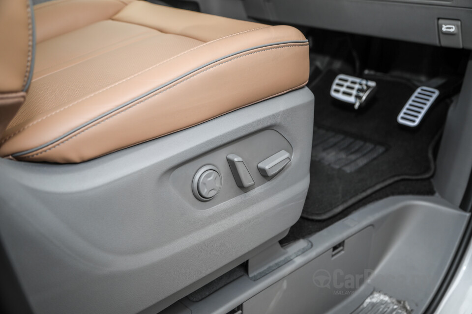 Hyundai Staria US4 (2021) Interior