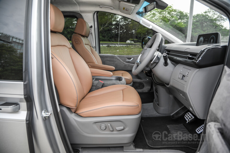 Hyundai Staria US4 (2021) Interior