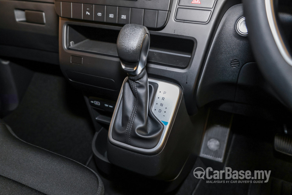 Hyundai Staria US4 (2021) Interior