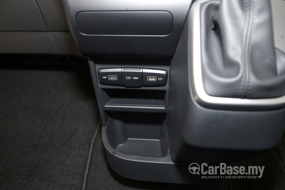 Hyundai Staria US4 (2021) Interior