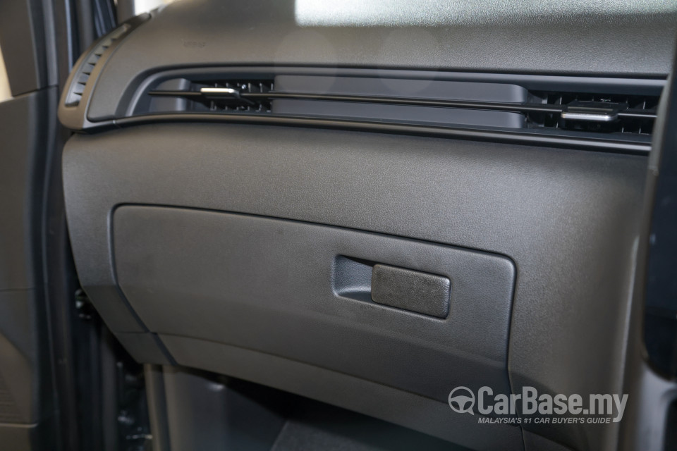 Hyundai Staria US4 (2021) Interior