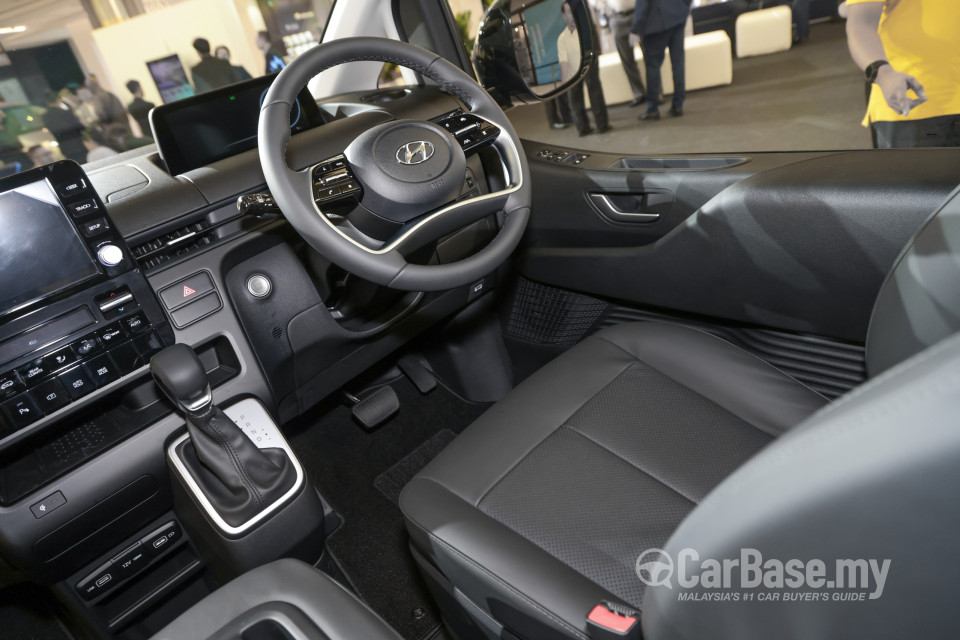 Hyundai Staria US4 (2021) Interior