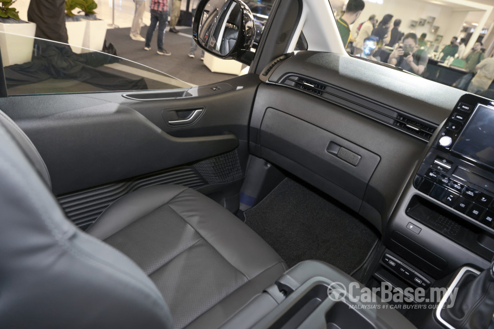 Hyundai Staria US4 (2021) Interior