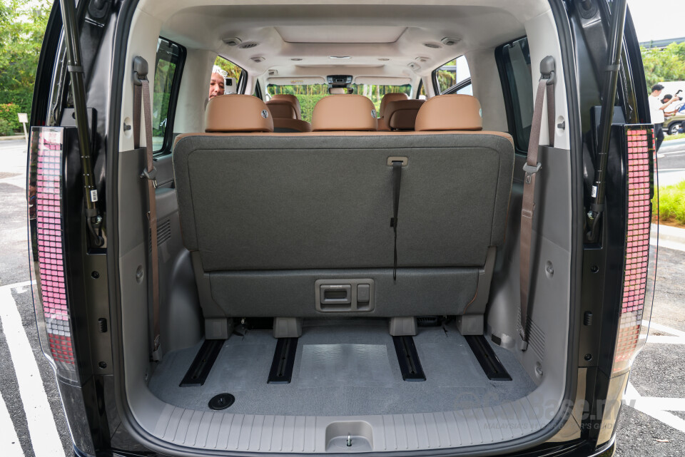 Hyundai Staria US4 (2021) Interior