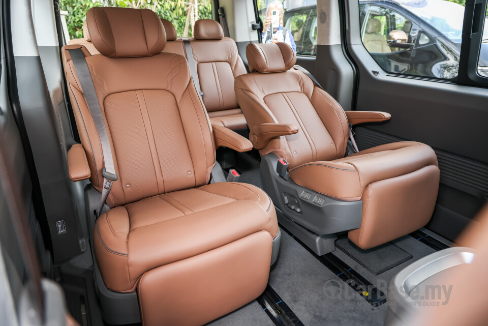 Hyundai Staria US4 (2021) Interior