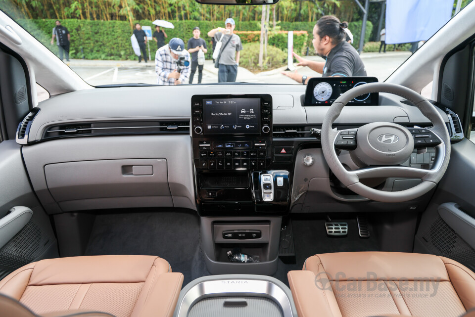 Hyundai Staria US4 (2021) Interior