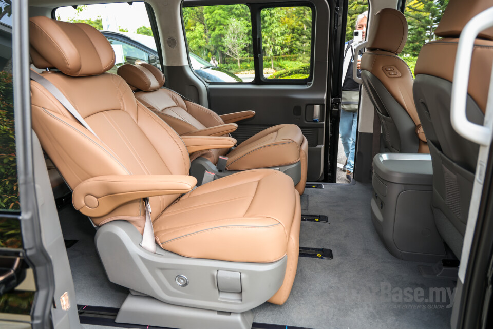 Hyundai Staria US4 (2021) Interior