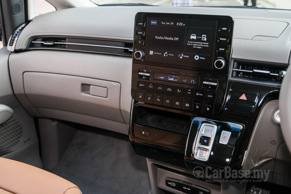 Hyundai Staria US4 (2021) Interior