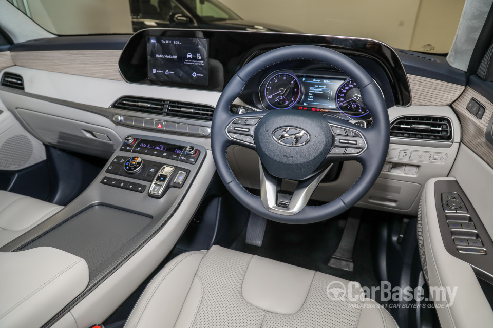 Hyundai Palisade LX2 (2021) Interior