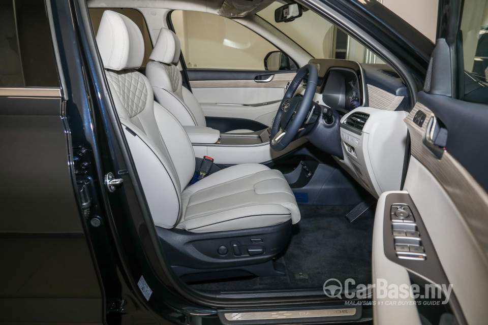 Hyundai Palisade LX2 (2021) Interior