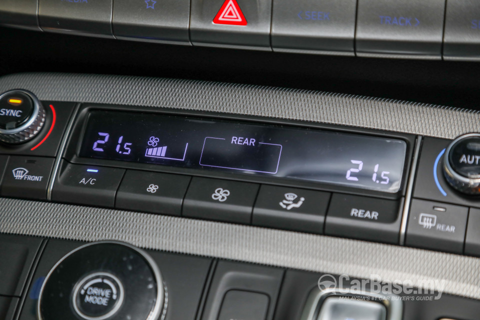 Hyundai Palisade LX2 (2021) Interior