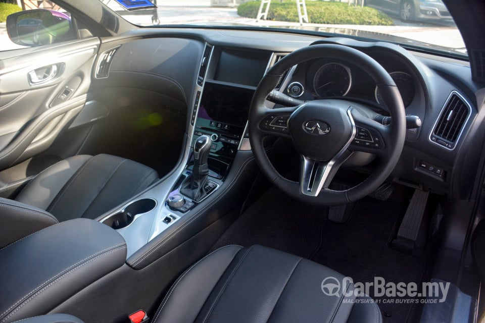 Infiniti Q60 CV37 (2017) Interior