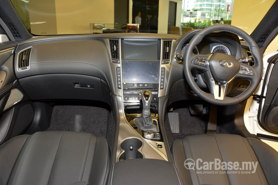 Infiniti Q60 CV37 (2017) Interior