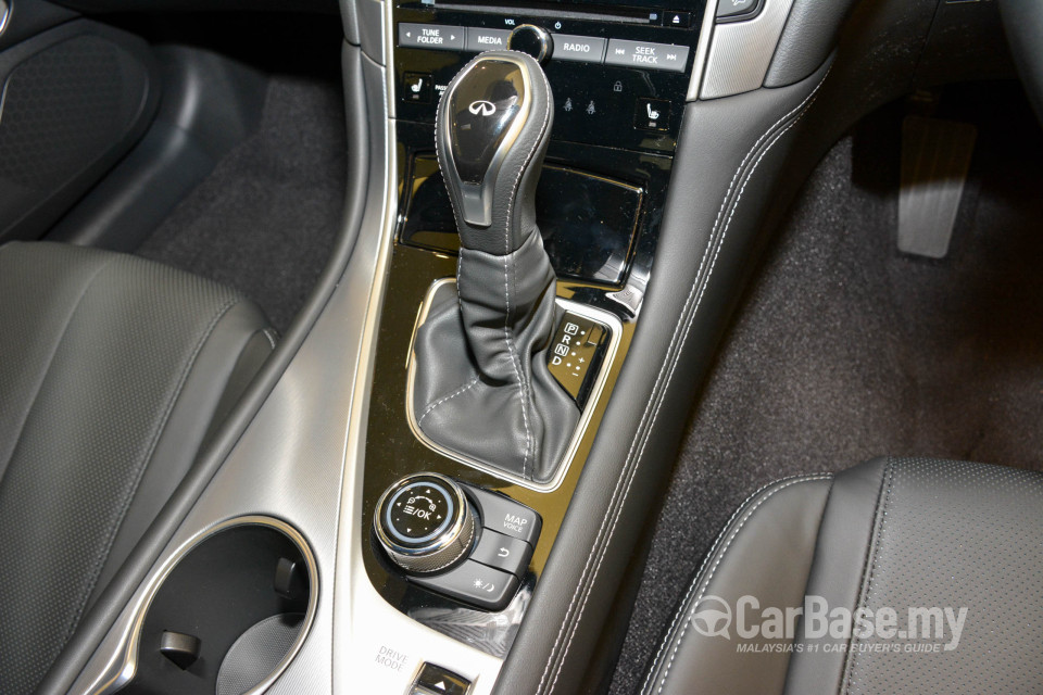 Infiniti Q60 CV37 (2017) Interior