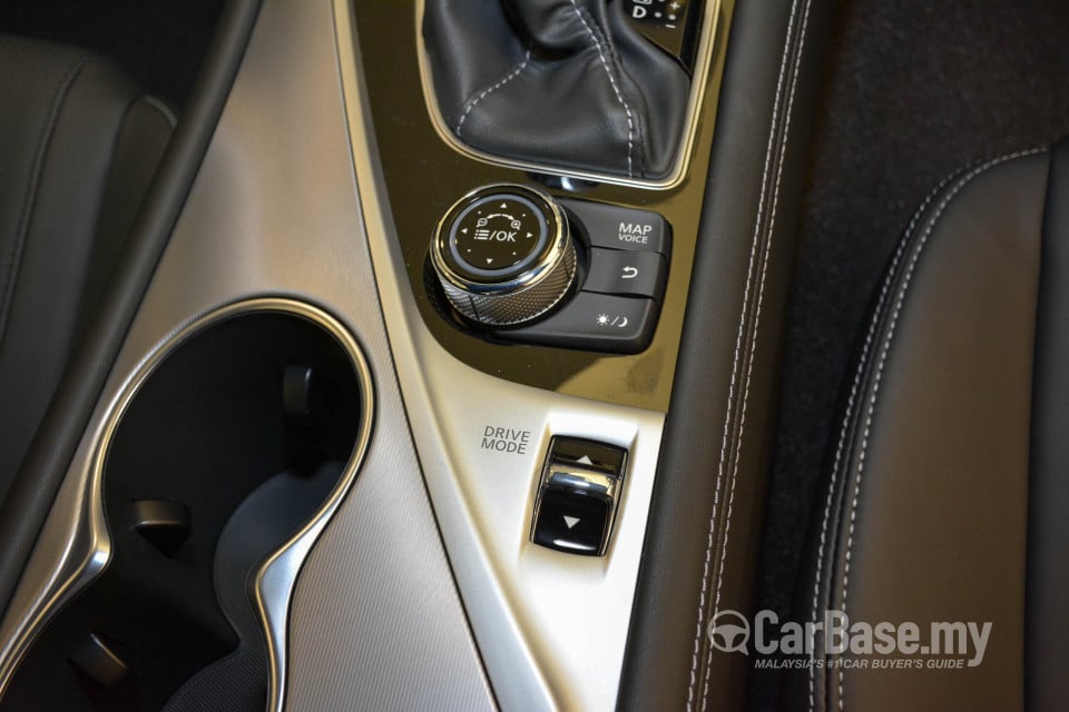 Infiniti Q60 CV37 (2017) Interior