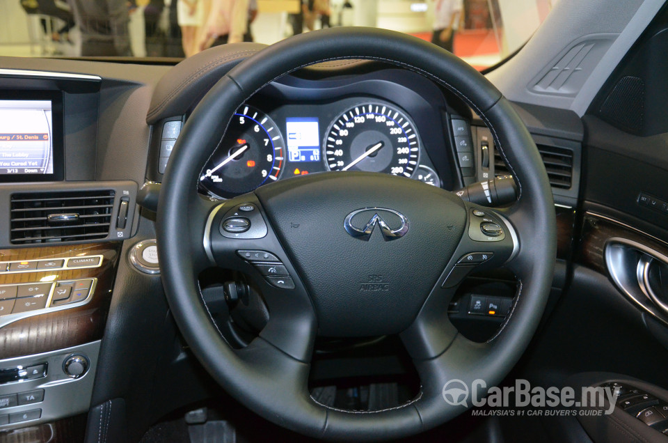 Infiniti Q70 Y51 (2014) Interior