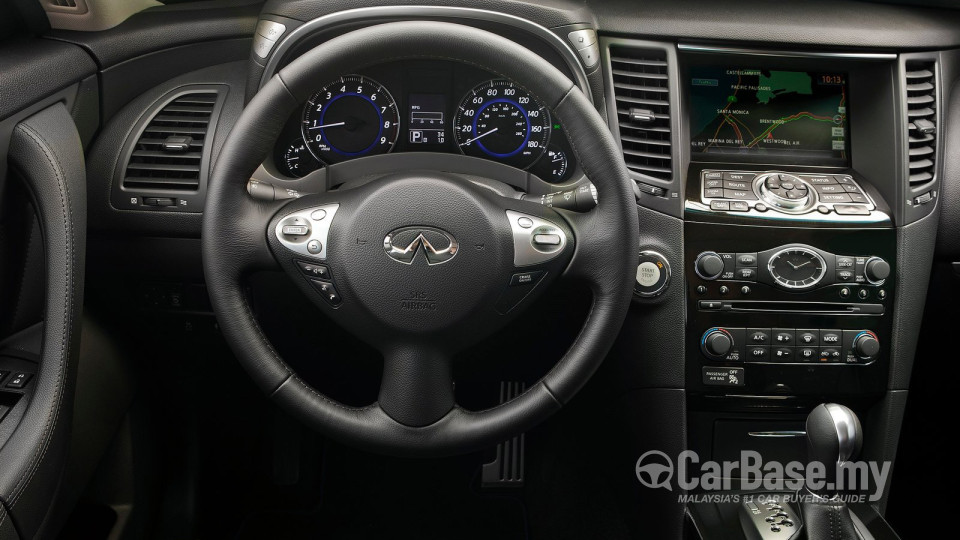 Infiniti QX70 S51 Facelift (2014) Interior