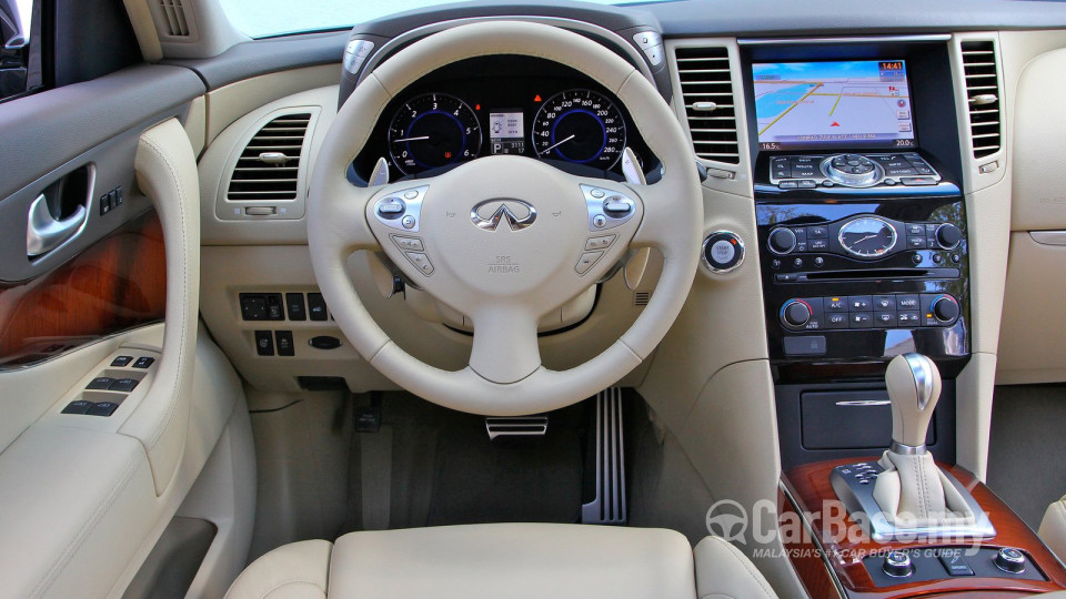 Infiniti QX70 S51 Facelift (2014) Interior