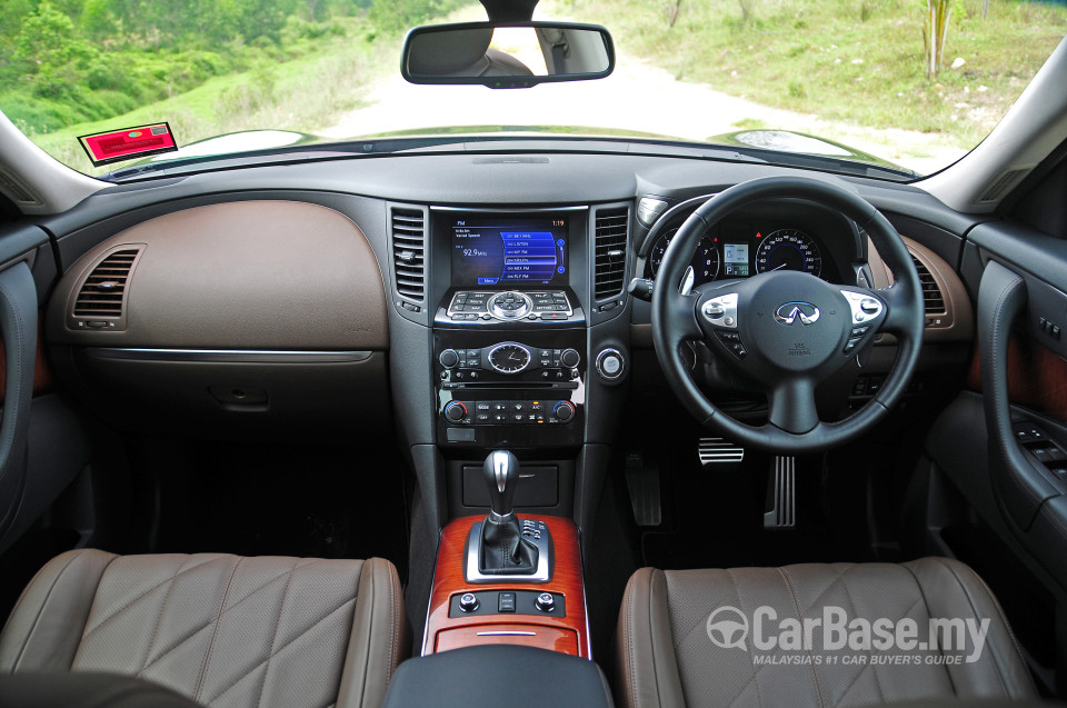 Infiniti QX70 S51 Facelift (2014) Interior