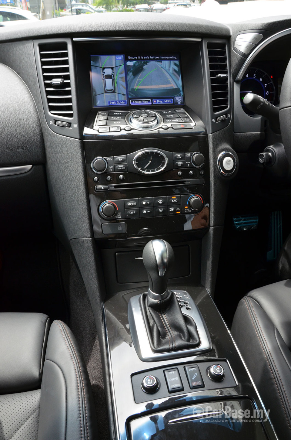 Infiniti QX70 S51 Facelift (2014) Interior