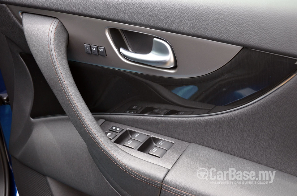 Infiniti QX70 S51 Facelift (2014) Interior