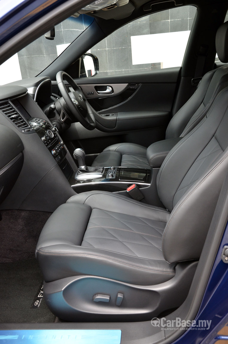 Infiniti QX70 S51 Facelift (2014) Interior